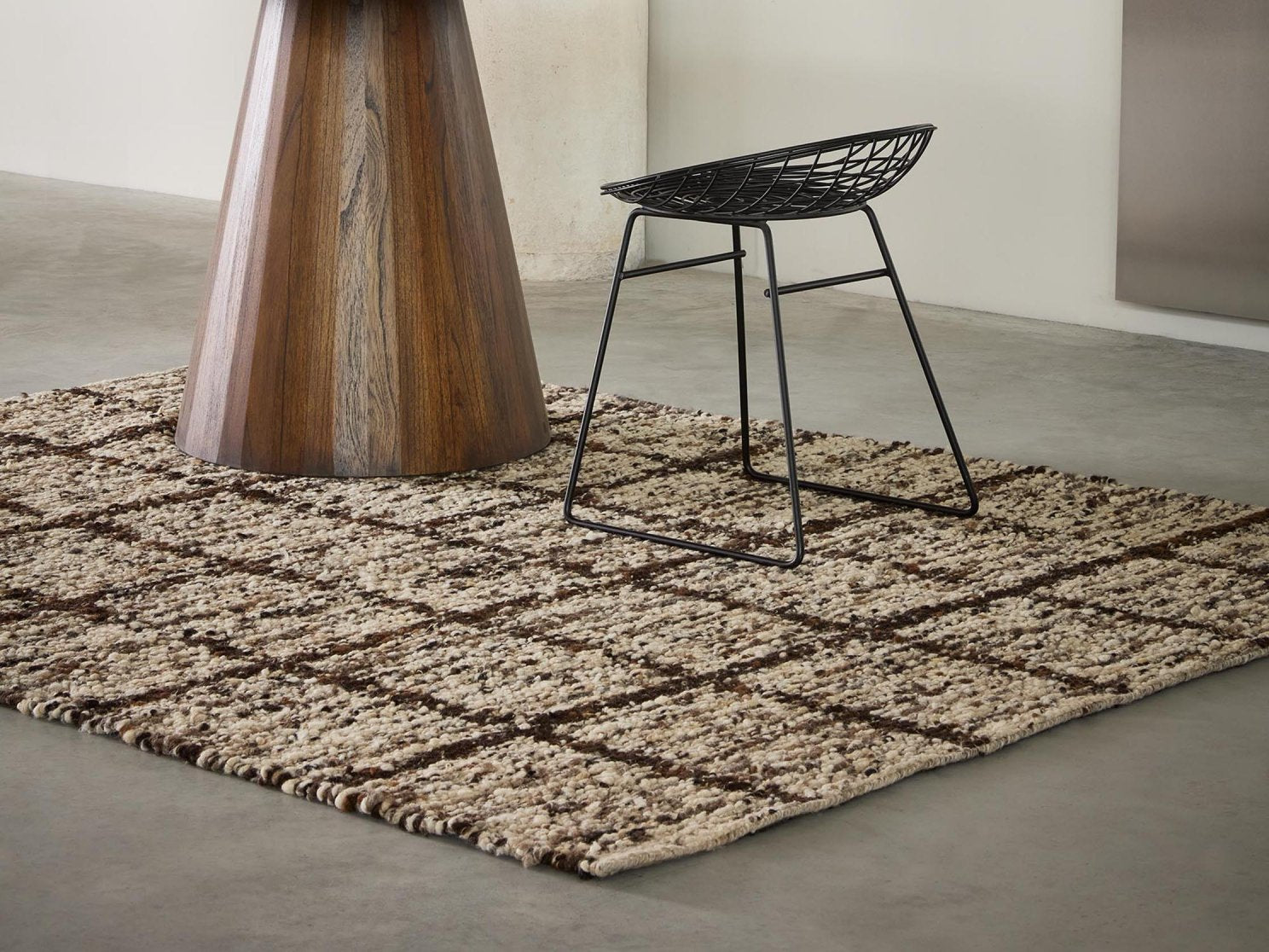Craft Jack Bear Brown rug reverse side