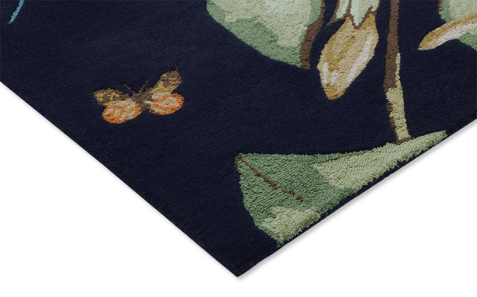 Wedgwood Hummingbird Navy 37818 rug corner detail