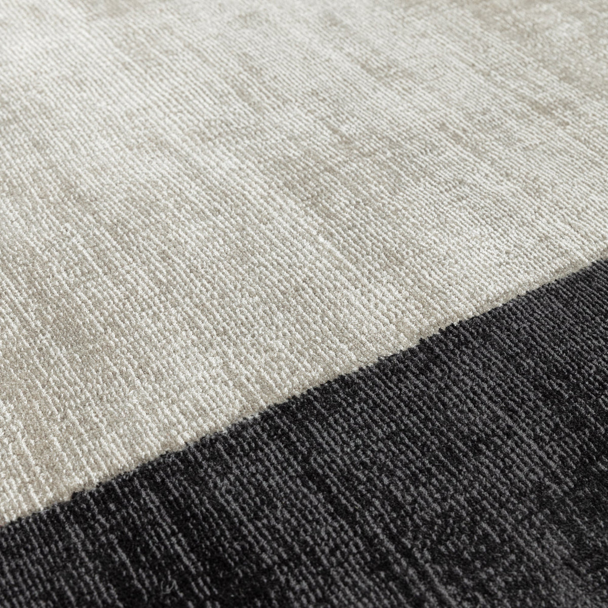 Blade border - Charcoal Silver rug