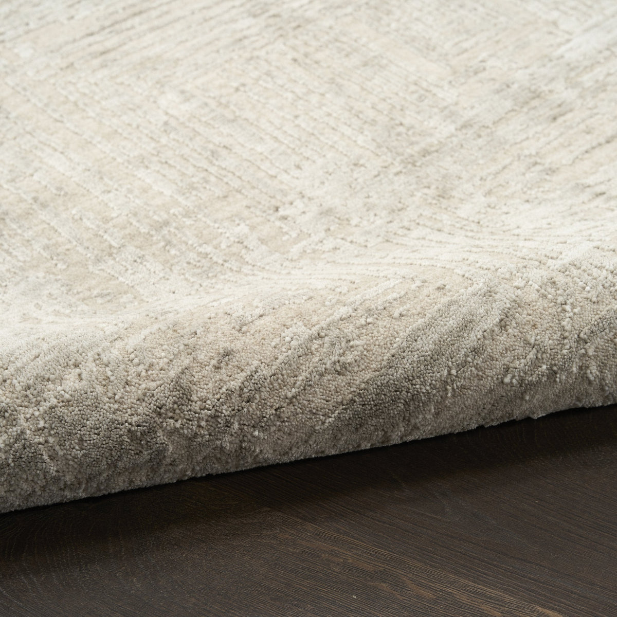 DKNY Madison Square MSQ01 Grey rug texture close-up