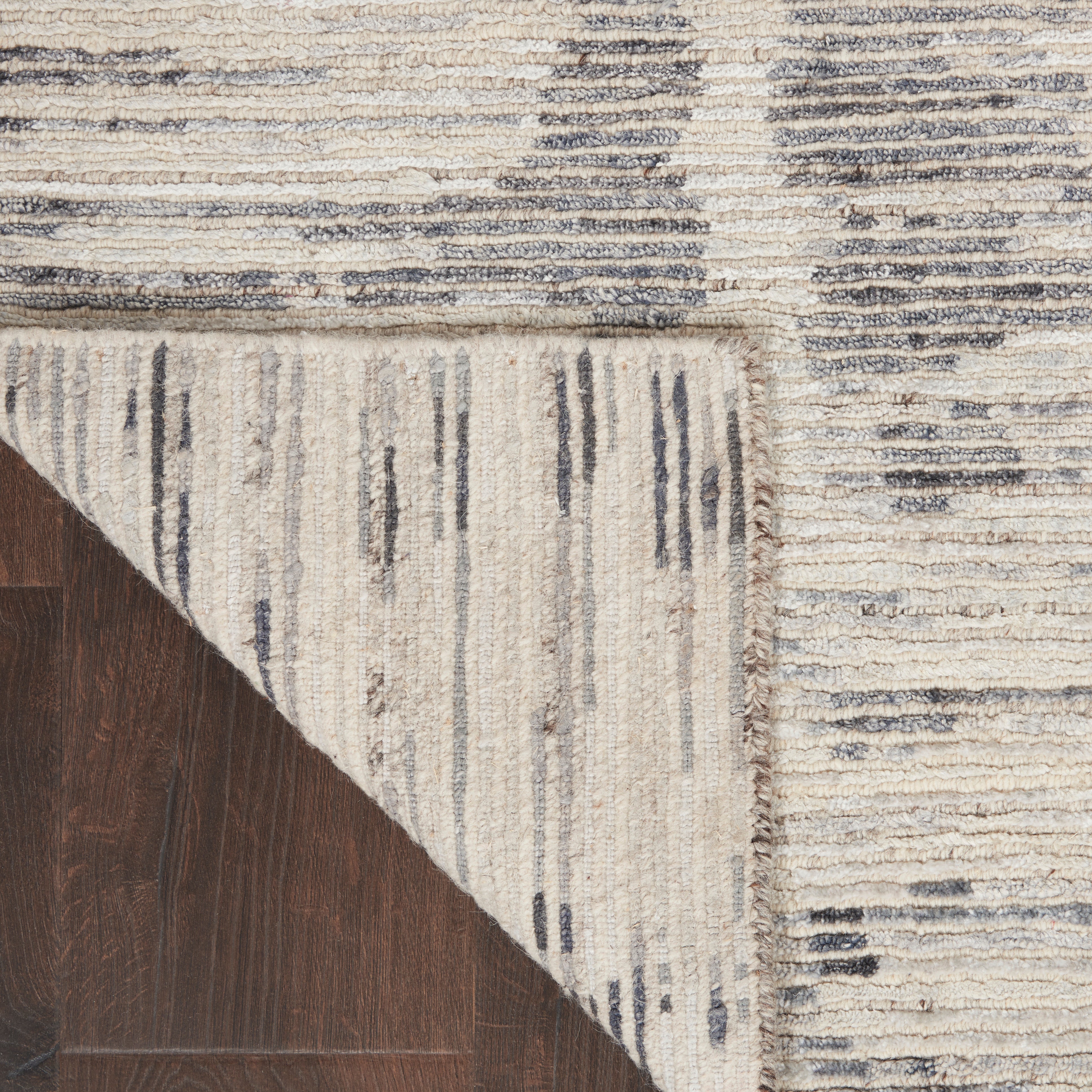 Ocean OCP 03 Cream Charcoal