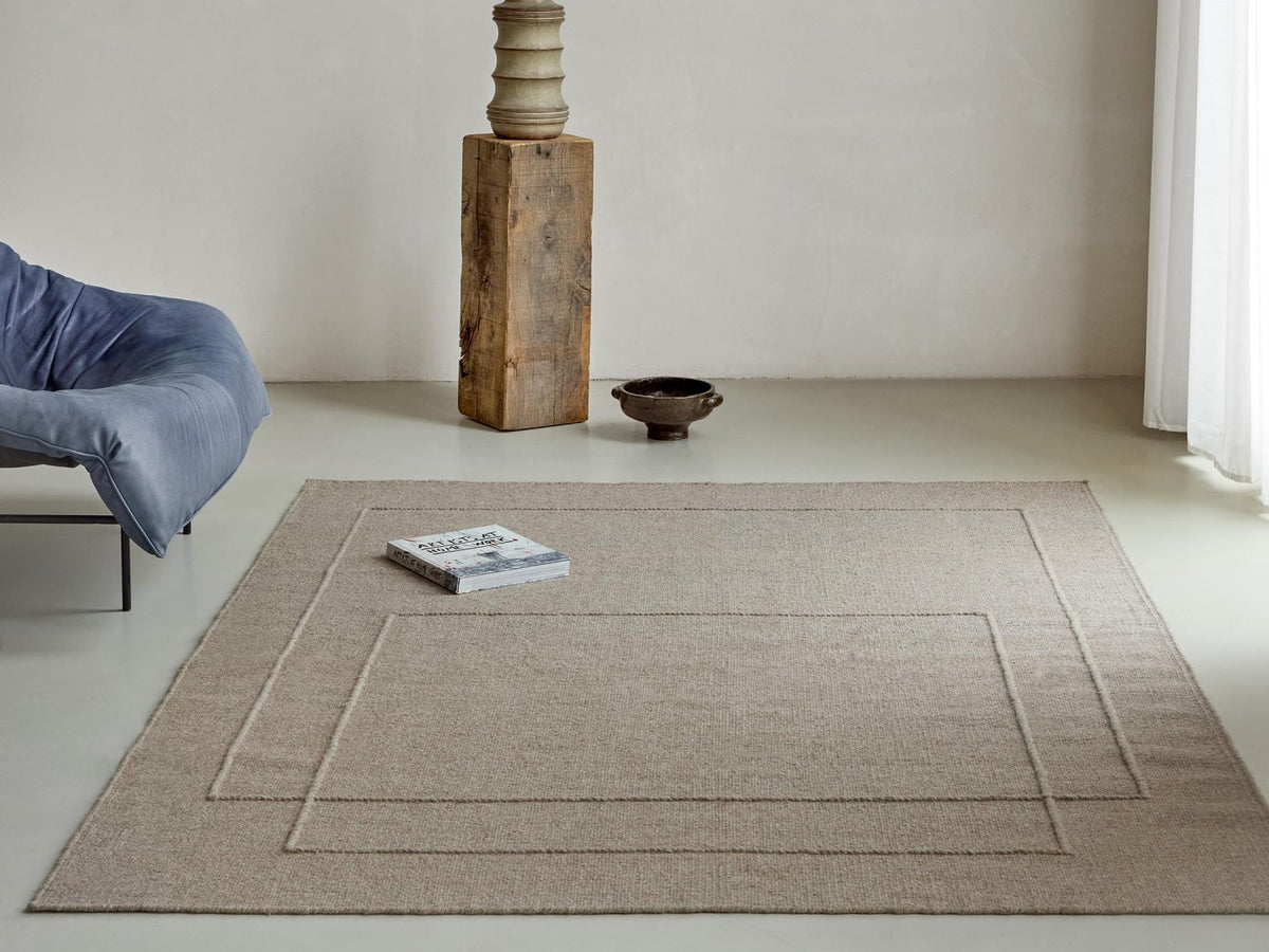 Senso Level Soft Taupe rug in a room setting