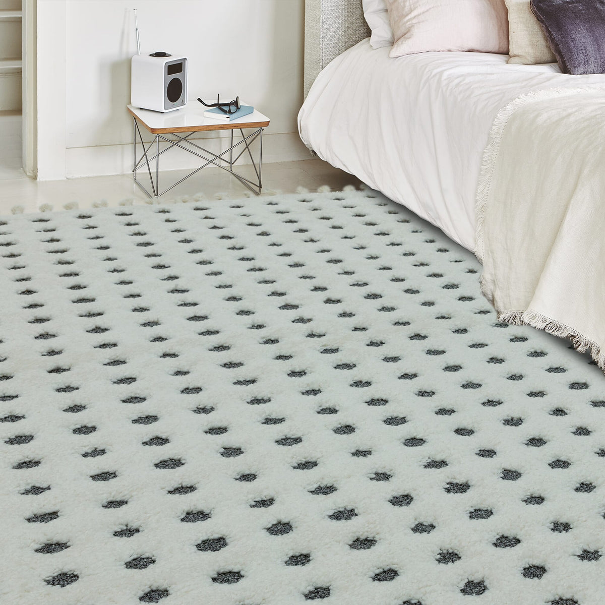 Ariana AR05 Grey Dotty rug
