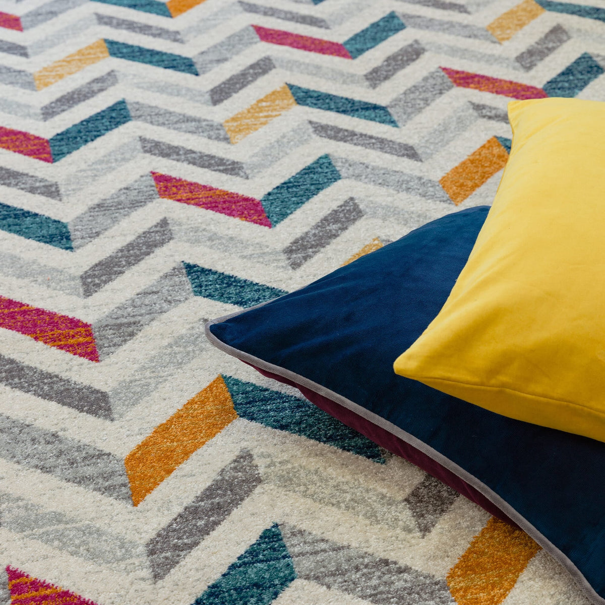 Colt CL06 Multicolour rug