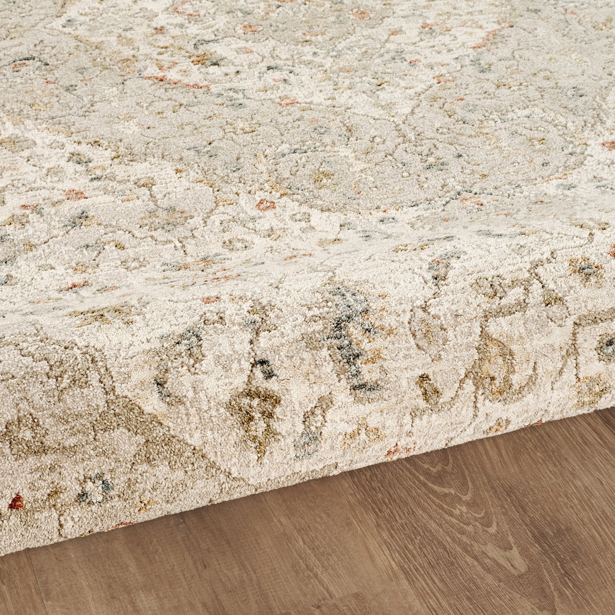 Comila Ivory rug pile and edge detail