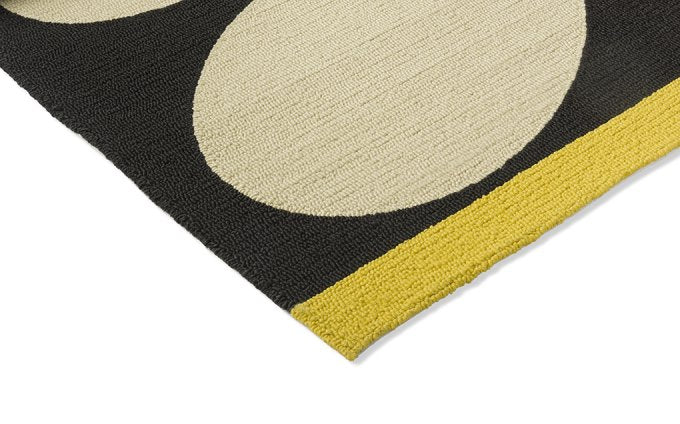 Orla Kiely Giant Sixties Stem Noir outdoor rug corner detail