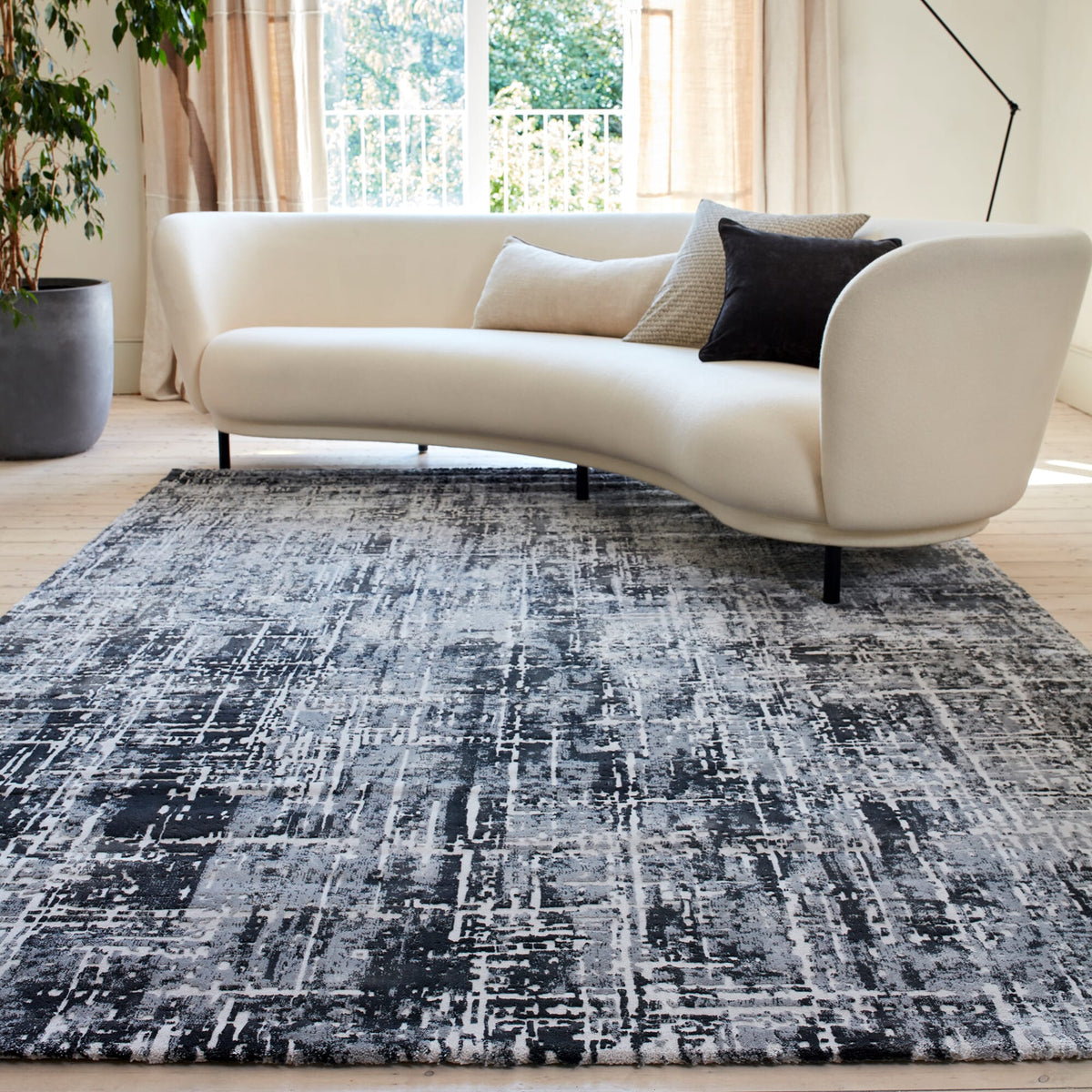 Kuza Abstract Black rug