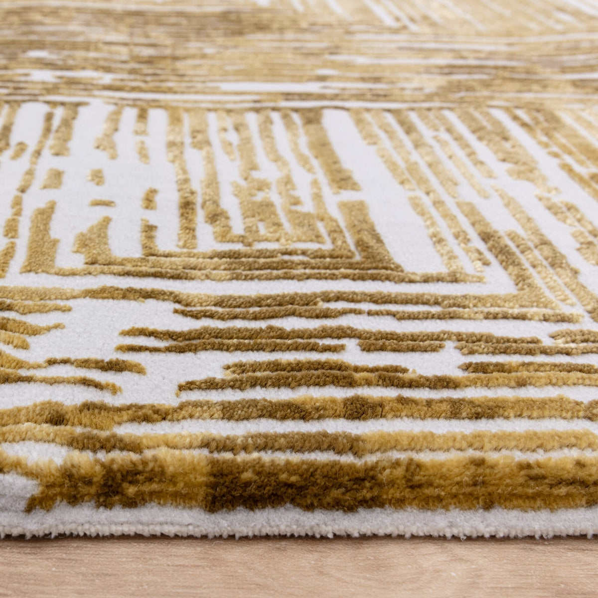 Kuza Portrait Gold rug