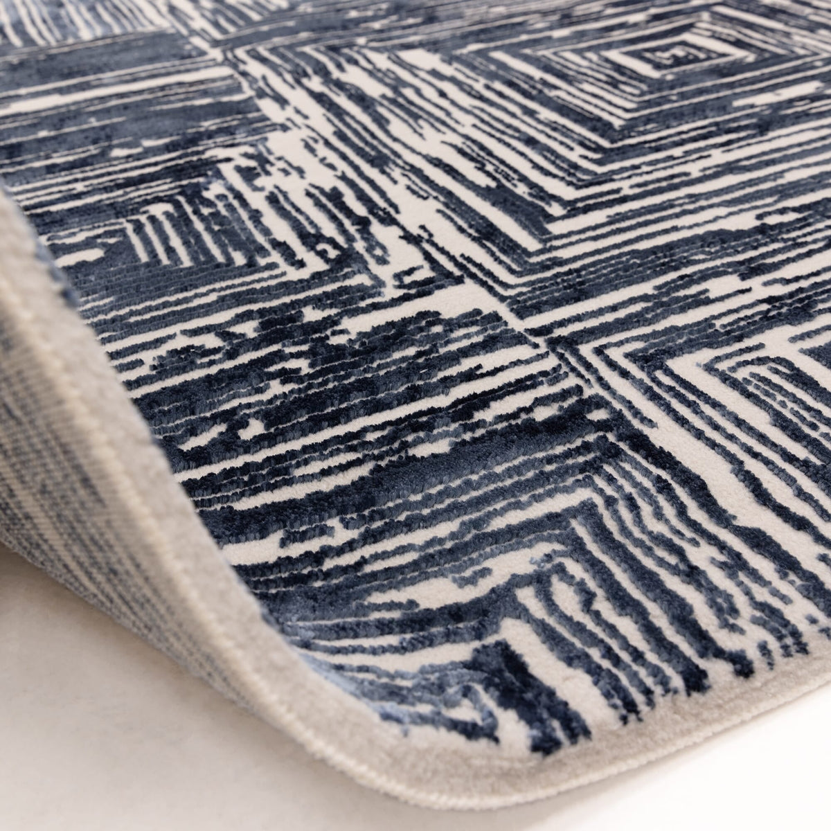Kuza Portrait Navy rug