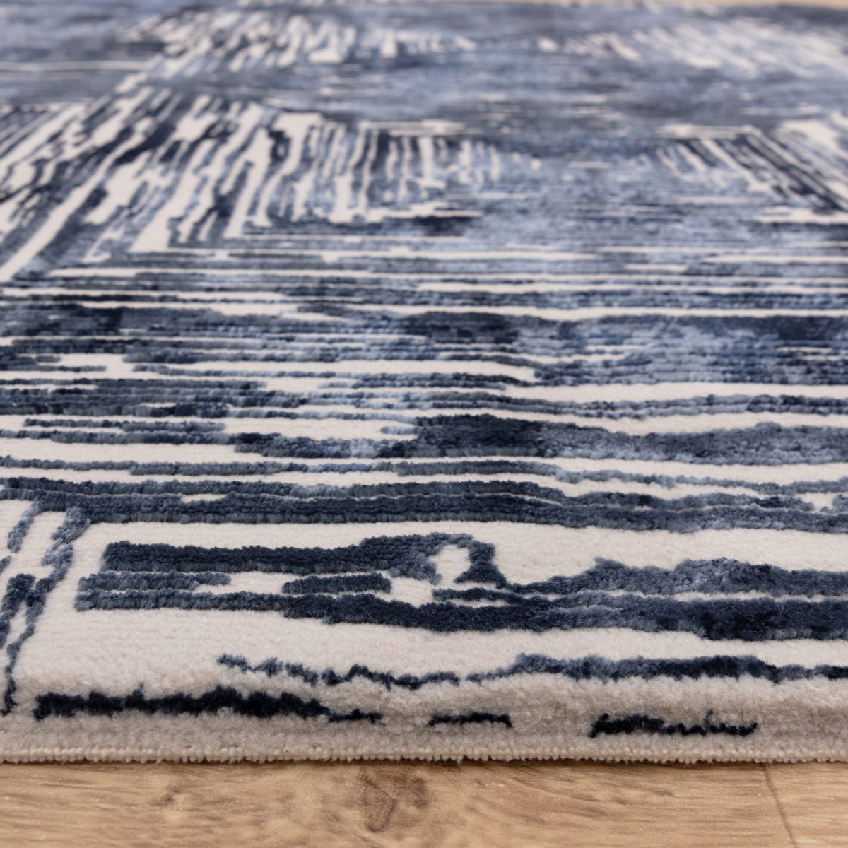 Kuza Portrait Navy rug