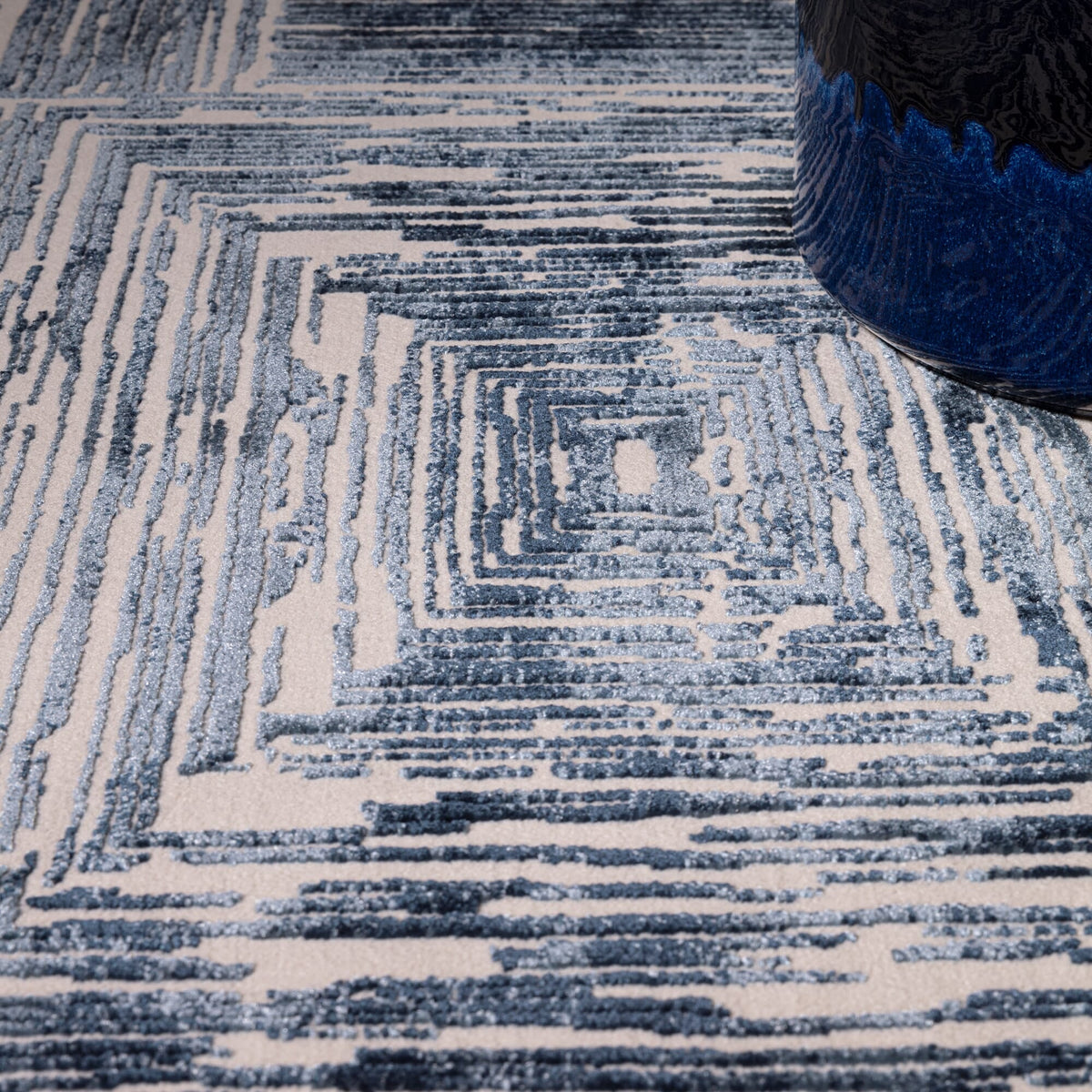 Kuza Portrait Navy rug