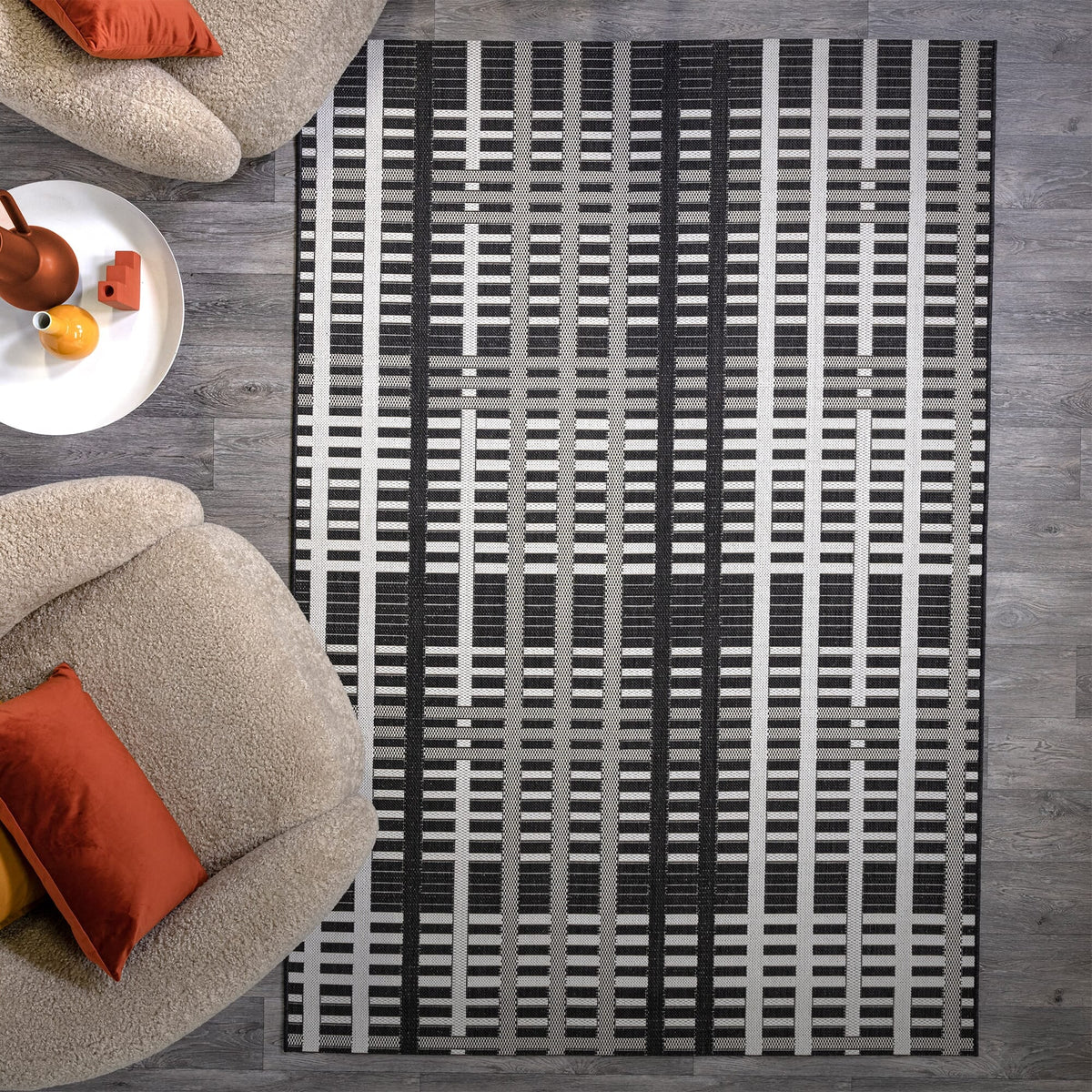 Patio PAT22 Black Grid rug