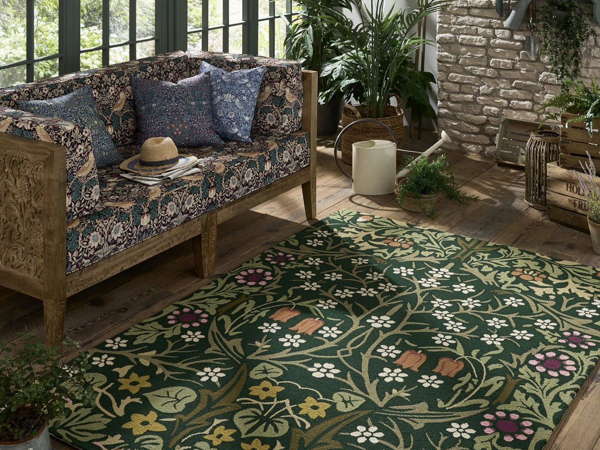 Morris & Co Blackthorn Tump indoor/outdoor rug in deep green