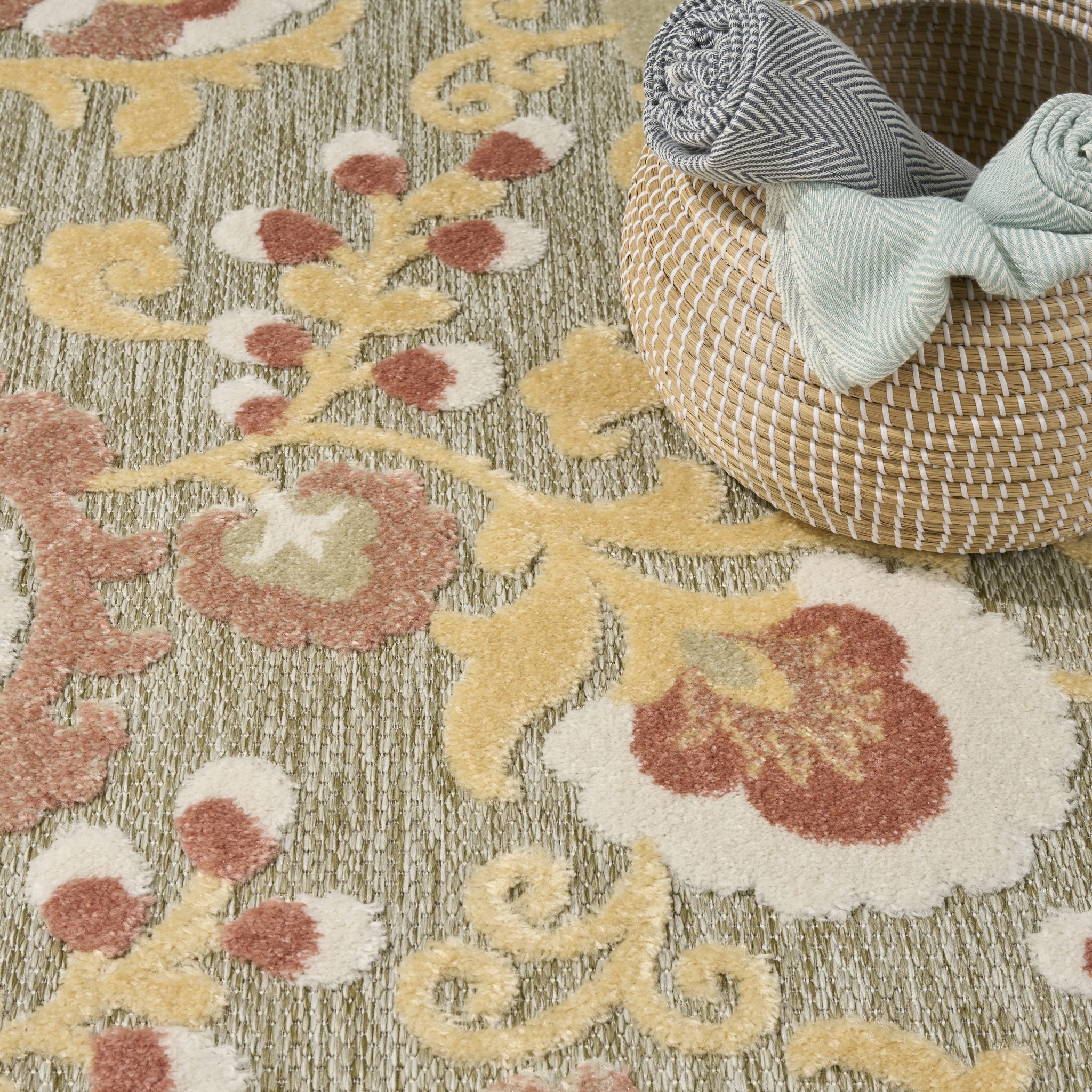 Aloha Alh17 Sage Rose outdoor rug