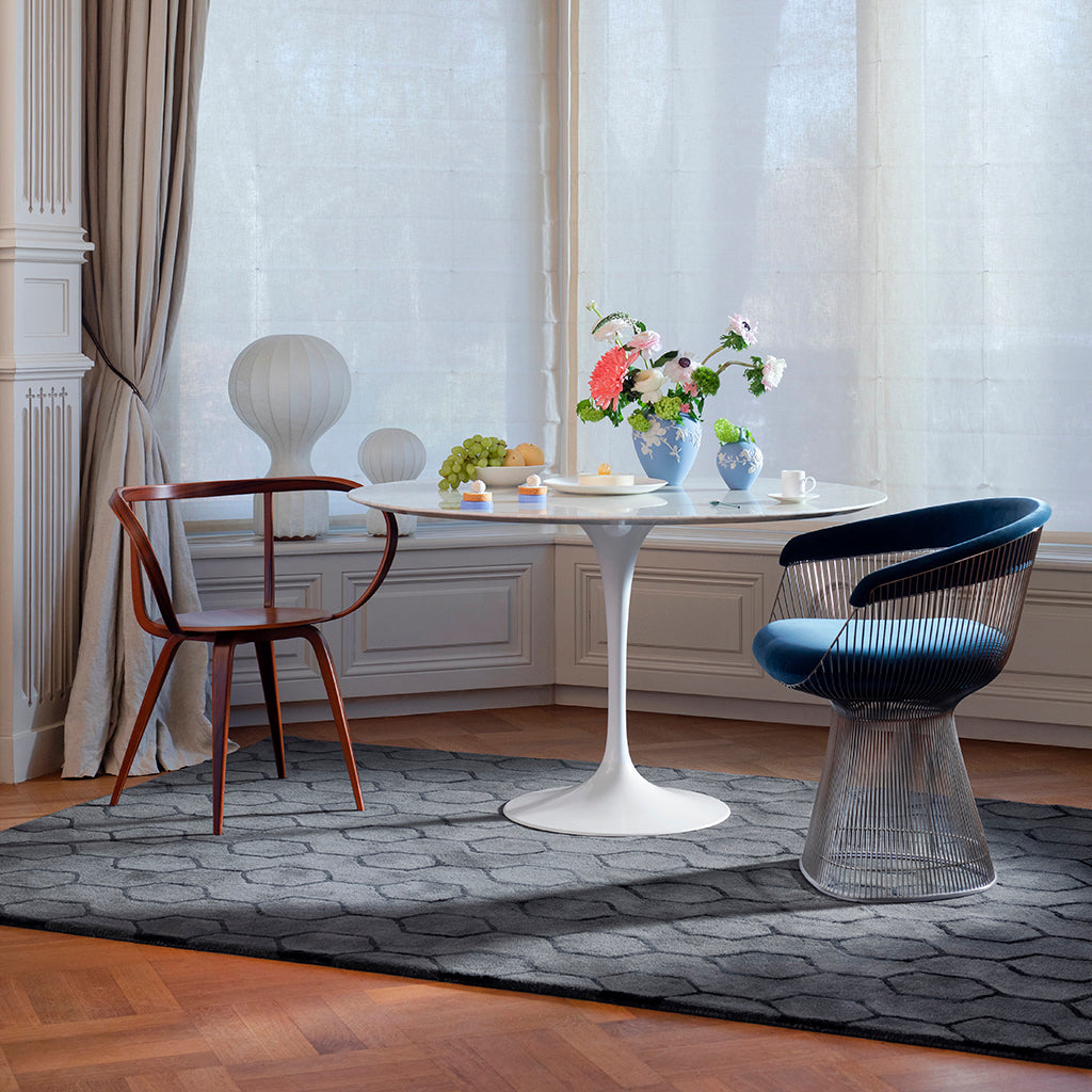 Wedgwood Gio Noir 39105 rug styled in a room setting