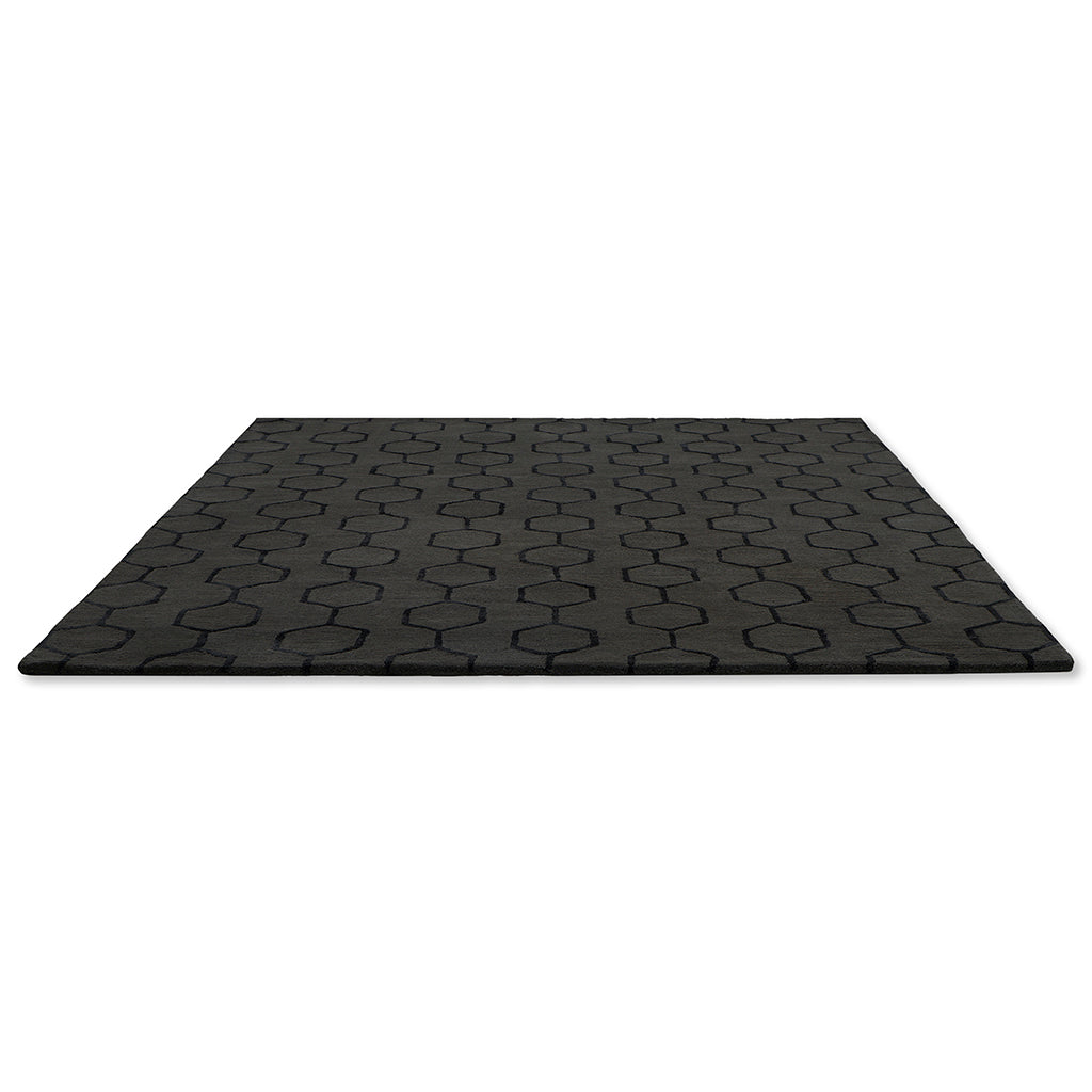 Wedgwood Gio Noir 39105 rug angled view