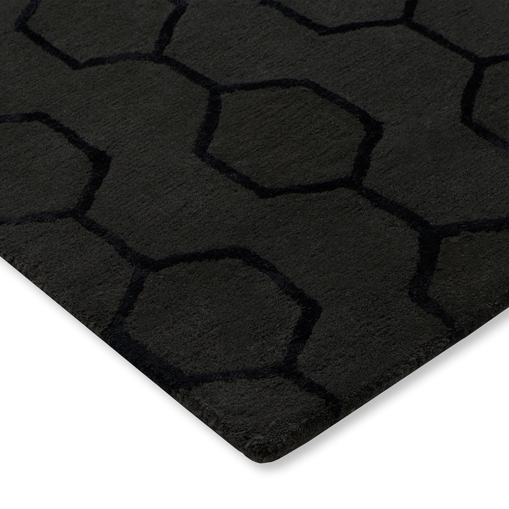Wedgwood Gio Noir 39105 rug corner detail