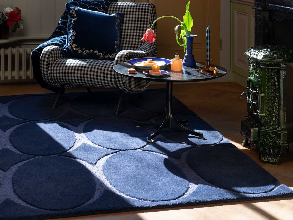Wedgwood Renaissance Blue 39008 rug styled in a room setting