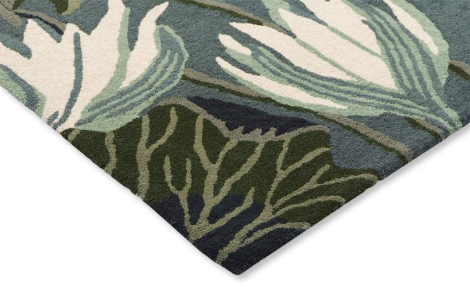 Wedgwood Waterlily Midnight Pond 38608 rug corner detail