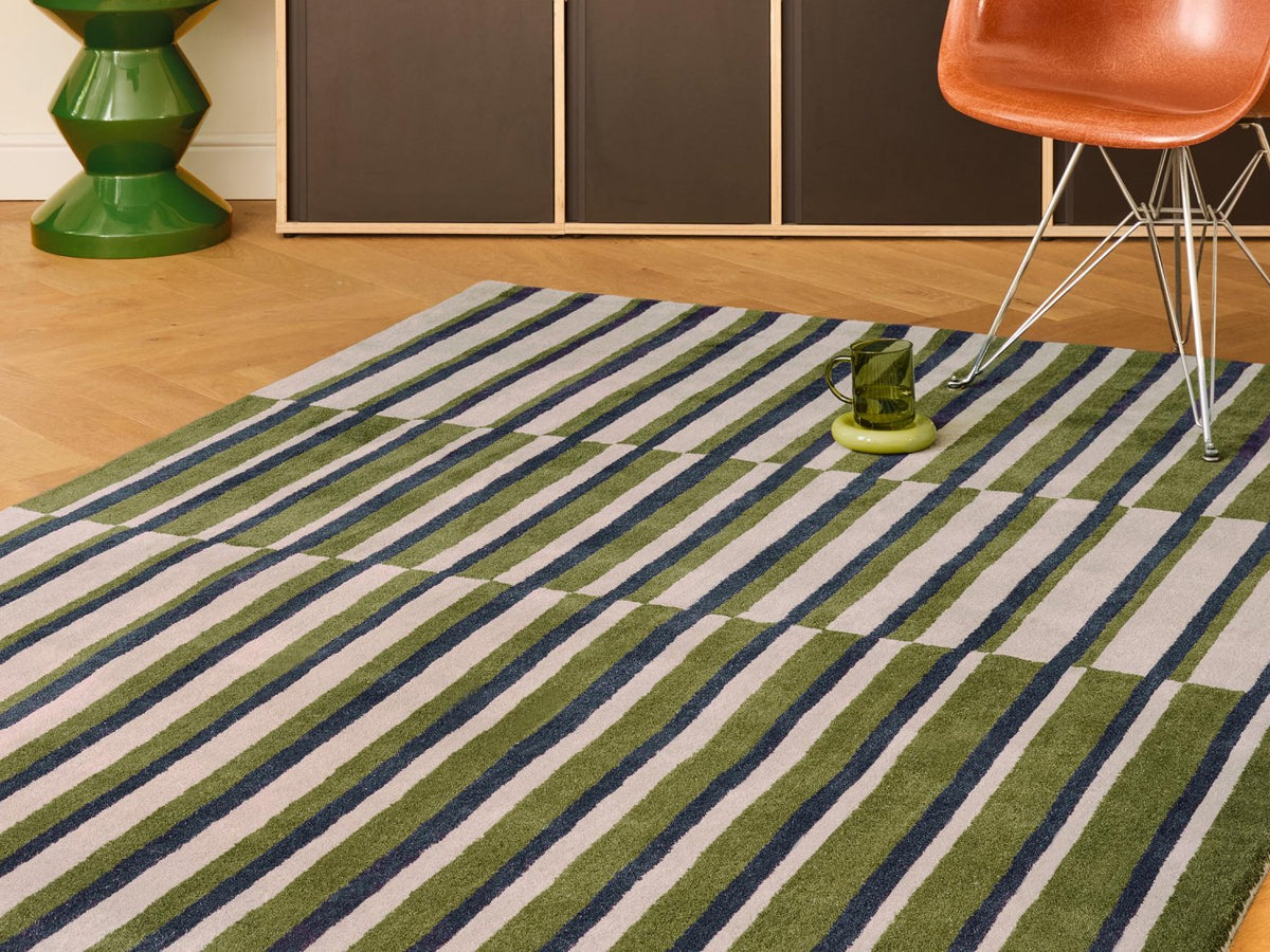 Decor Pilar Moss rug in a room setting