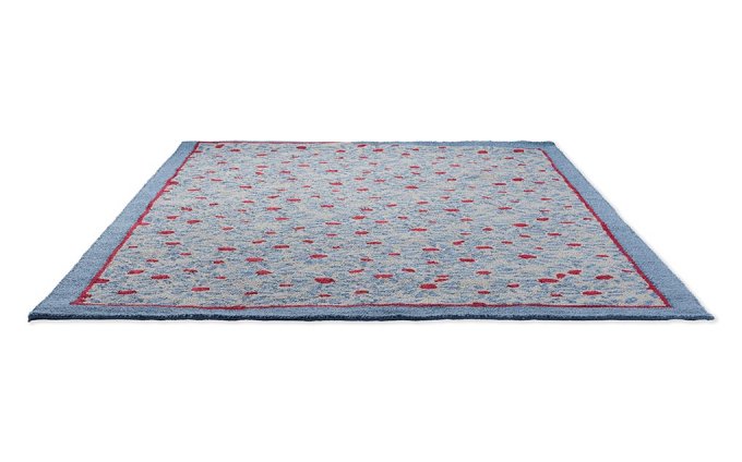 Laura Ashley Thorncliff Daisy Sky Blue outdoor rug angled view