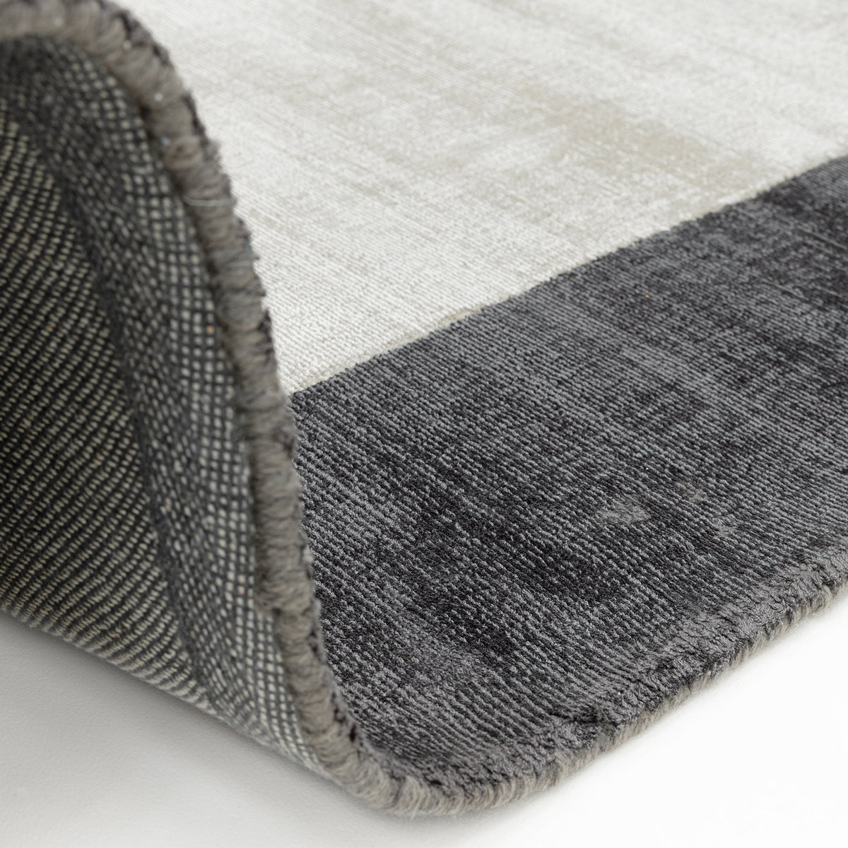Blade border - Charcoal Silver rug
