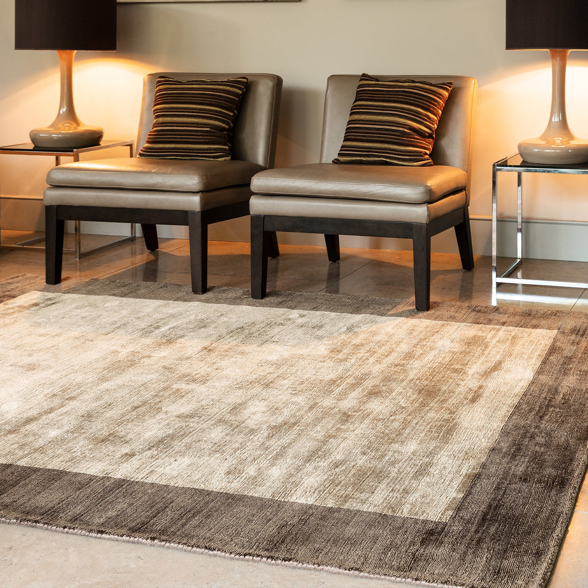 Blade border -Mocha Chocolate rug