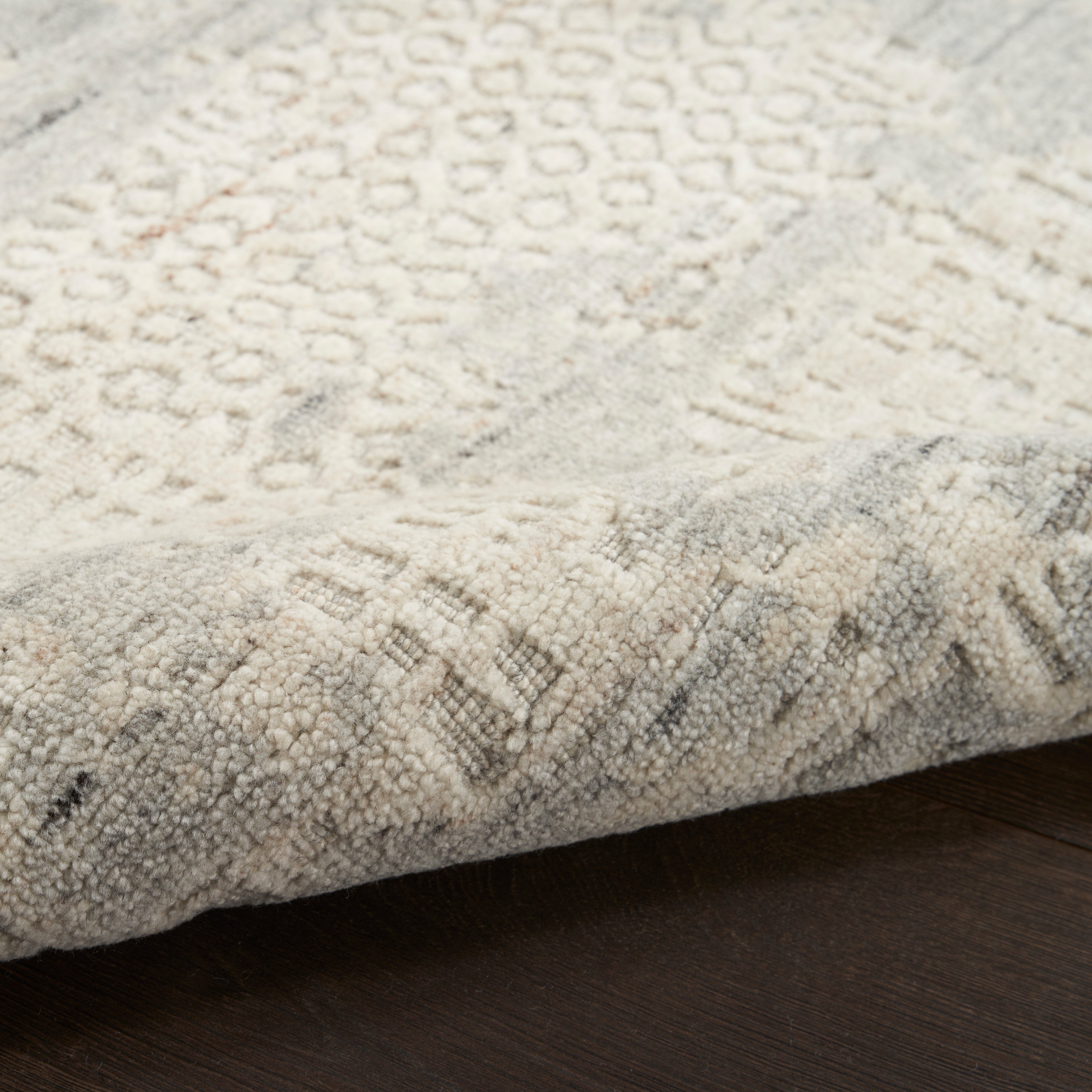 Harmony Hay 04 Ivory Grey