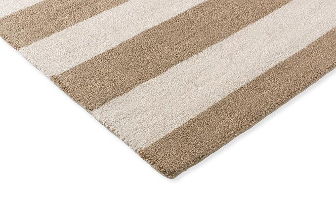 Laura Ashley Lille Pale Ochre outdoor rug corner detail