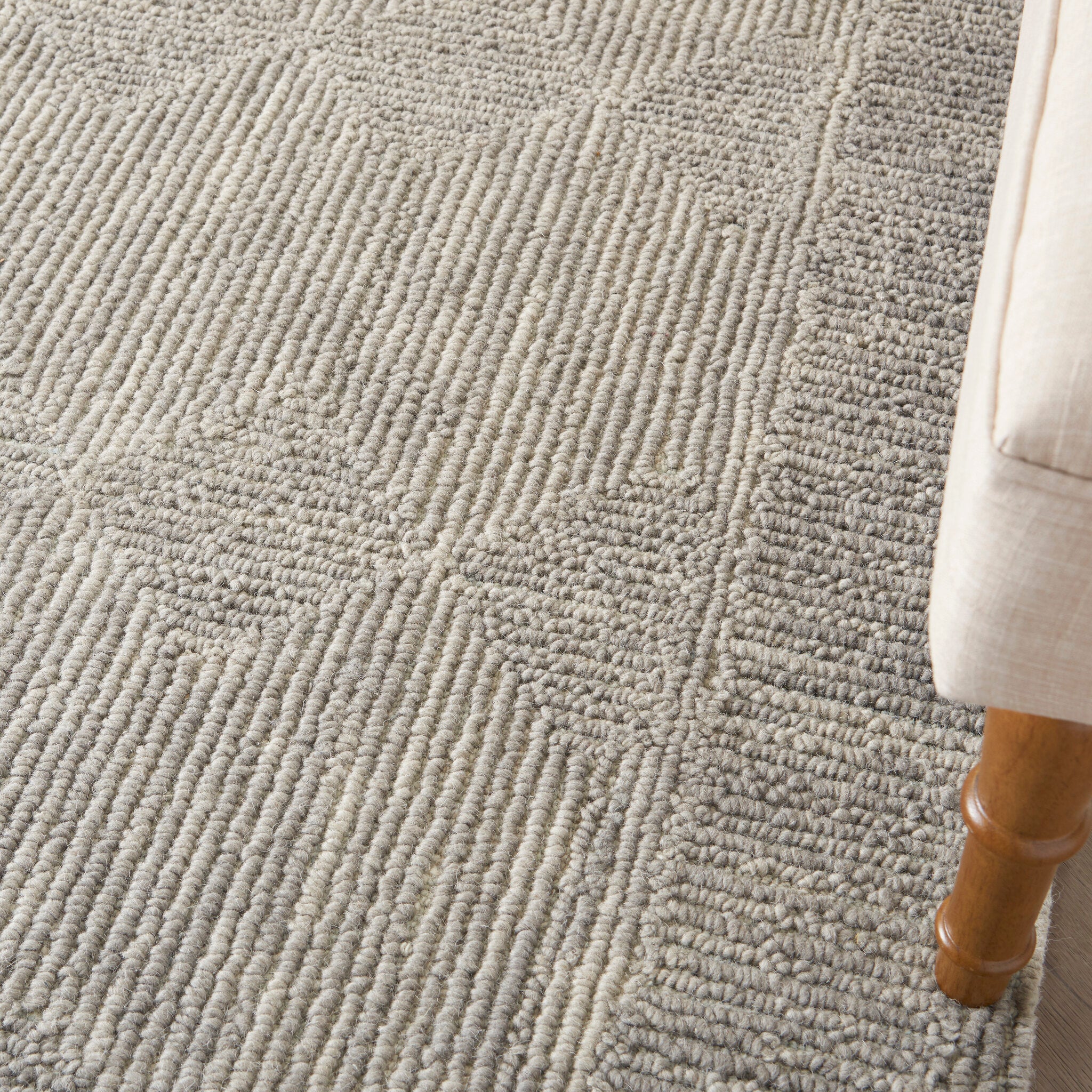 Colorado CLR04 Grey rug room shot