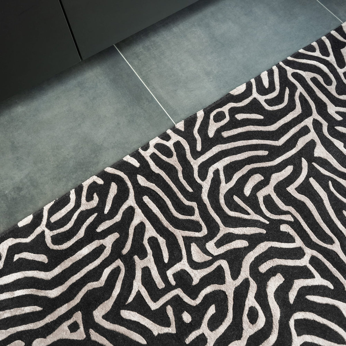 Katherine Carnaby Coral Gunmetal rug close-up of the pile