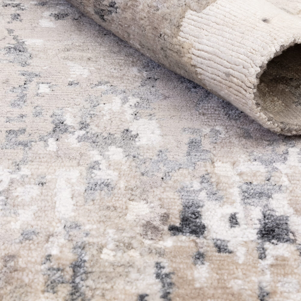 Katherine Carnaby Langham LA01 rug styled in a room setting