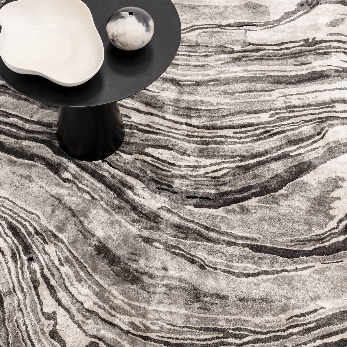 Katherine Carnaby Tuscany Marquina Marble rug close-up of the pile
