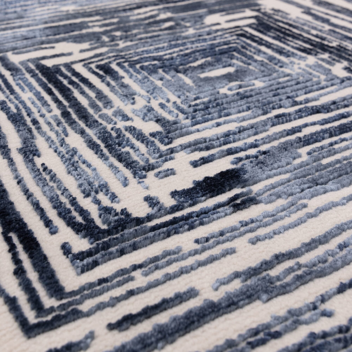 Kuza Portrait Navy rug