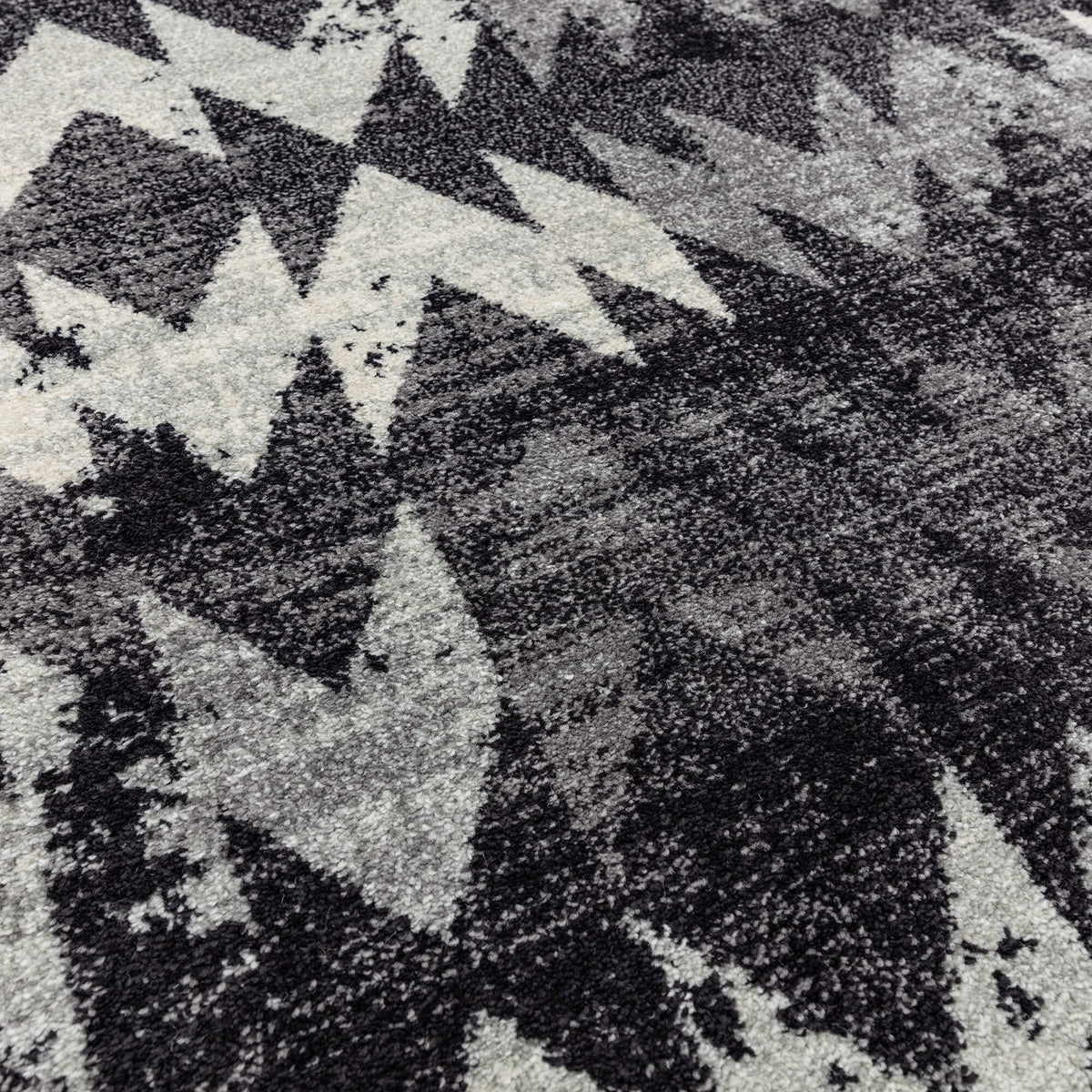 Nova NV28 Chevron Black rug